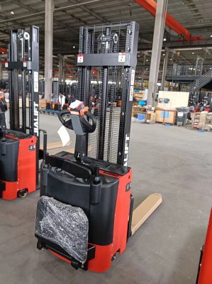 Xe nâng điện Stacker 1,5 Tấn CL1532E