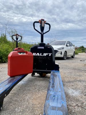 Xe nâng tay điện 1,5 tấn Jialift
