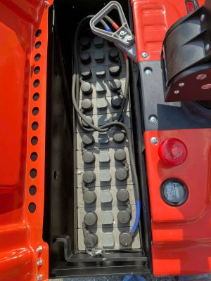Xe nâng tay điện đứng lái 3 tấn Jialift