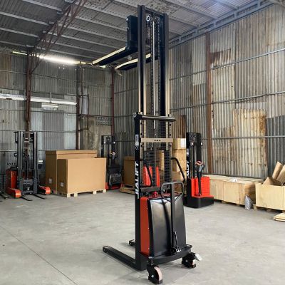 Xe nâng điện bán tự động 1,5 Tấn SPN1530