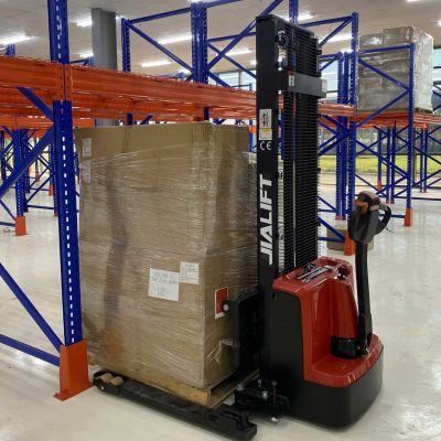 Xe nâng điện chân rộng 1,3 tấn Jialift CL1330GHY 