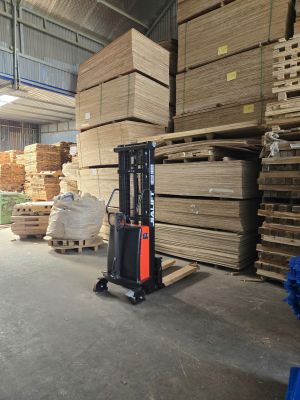 Xe nâng điện bán tự động 2 Tấn SPN2020
