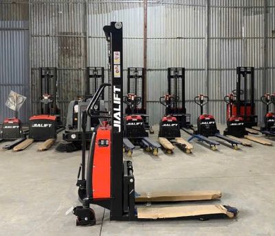 Xe nâng điện bán tự động 1,5 Tấn SPN1530