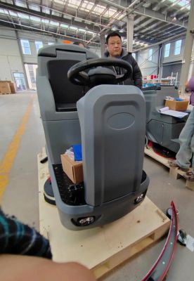Xe lau sàn ngồi lái X7