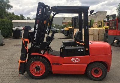 Xe nâng dầu 3/3,5 tấn EP