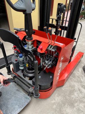 Xe nâng điện Reach Truck 1,5 tấn Q1545D hiệu Jialift