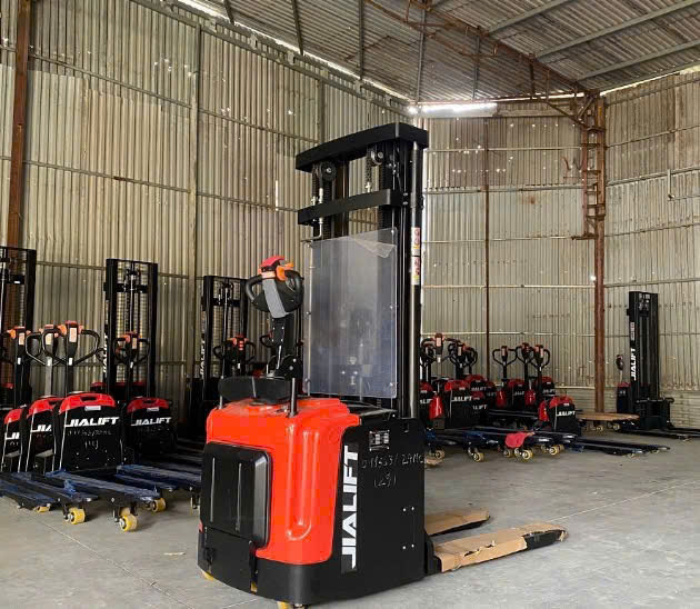 Xe nâng điện Stacker 2 Tấn CL2045GA